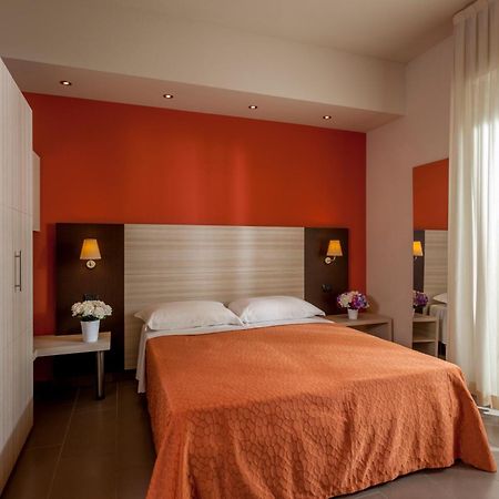 Hotel Aurora Mare Римини Экстерьер фото