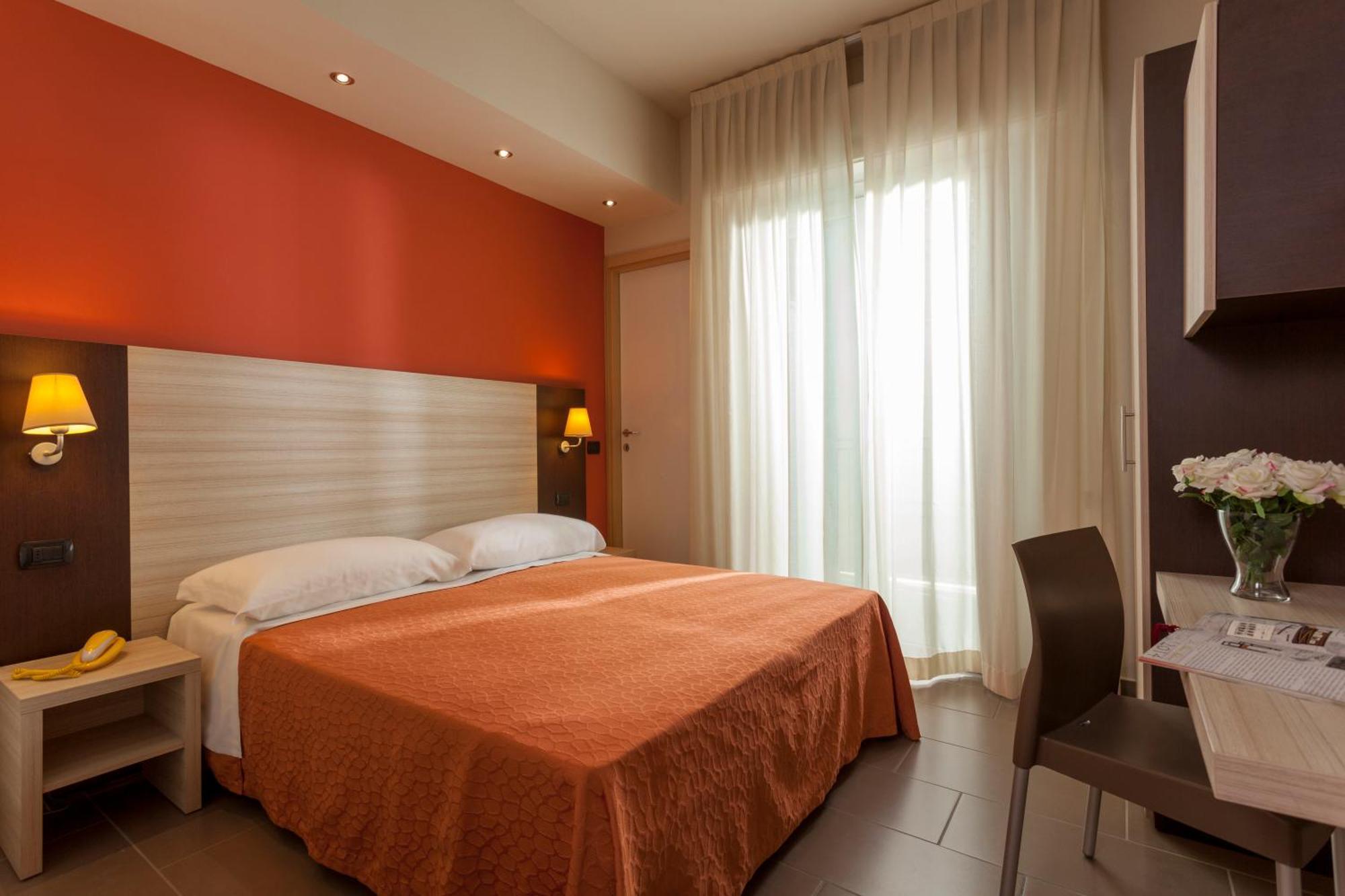 Hotel Aurora Mare Римини Экстерьер фото