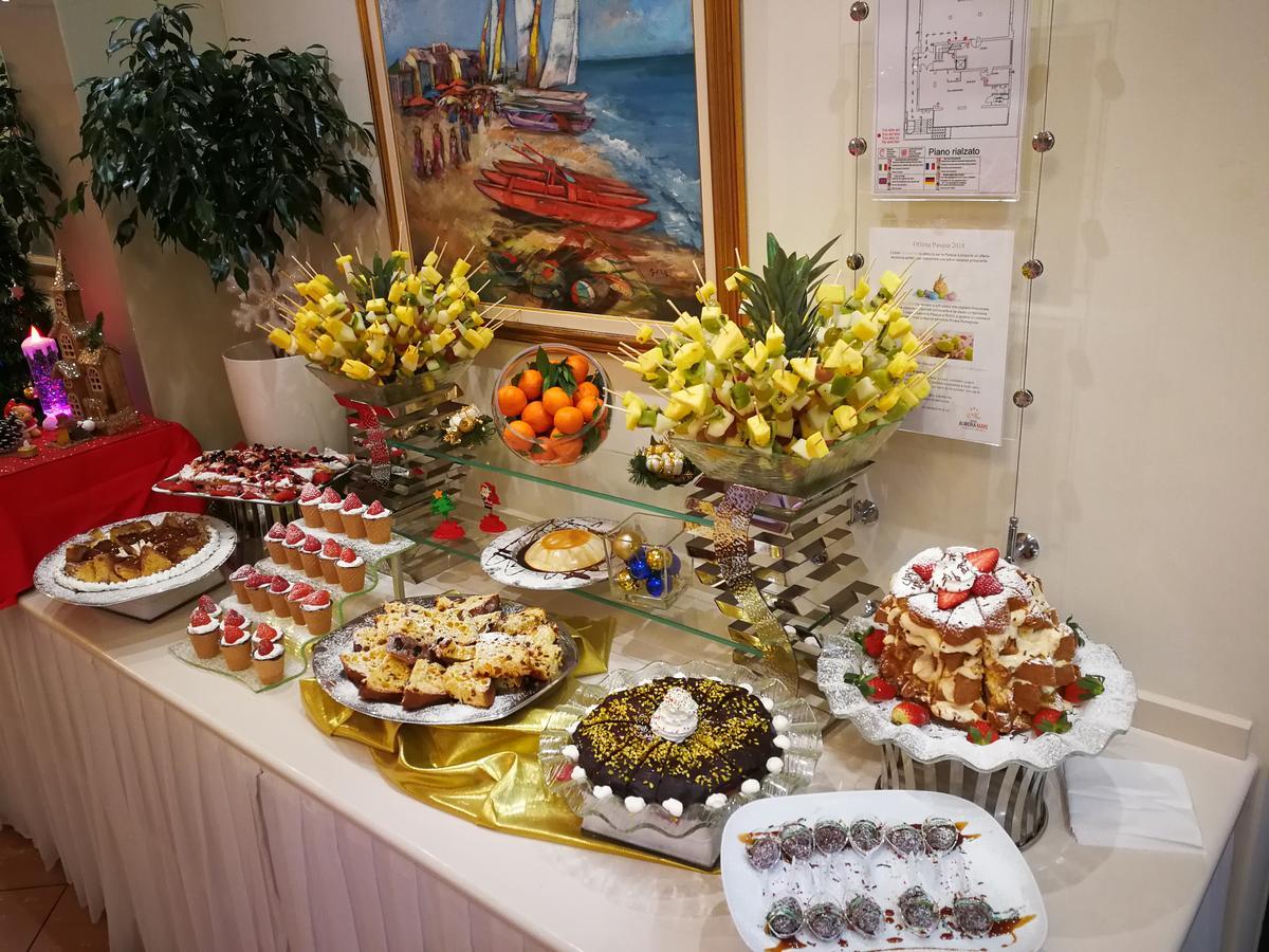 Hotel Aurora Mare Римини Экстерьер фото
