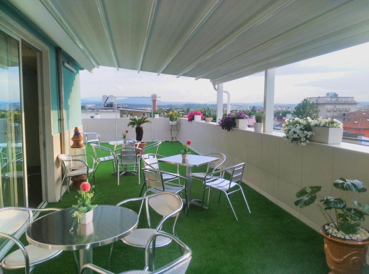 Hotel Aurora Mare Римини Экстерьер фото