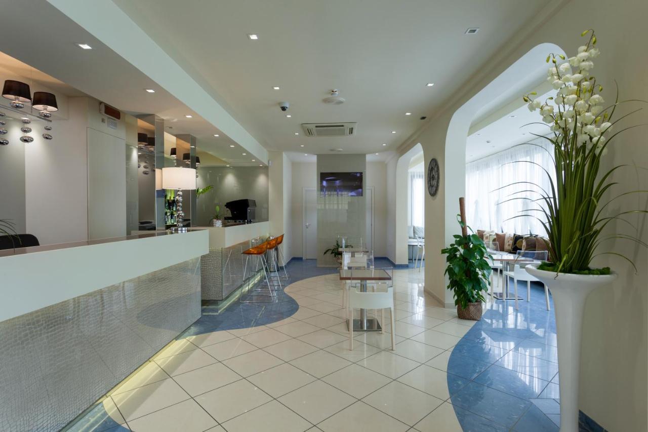 Hotel Aurora Mare Римини Экстерьер фото