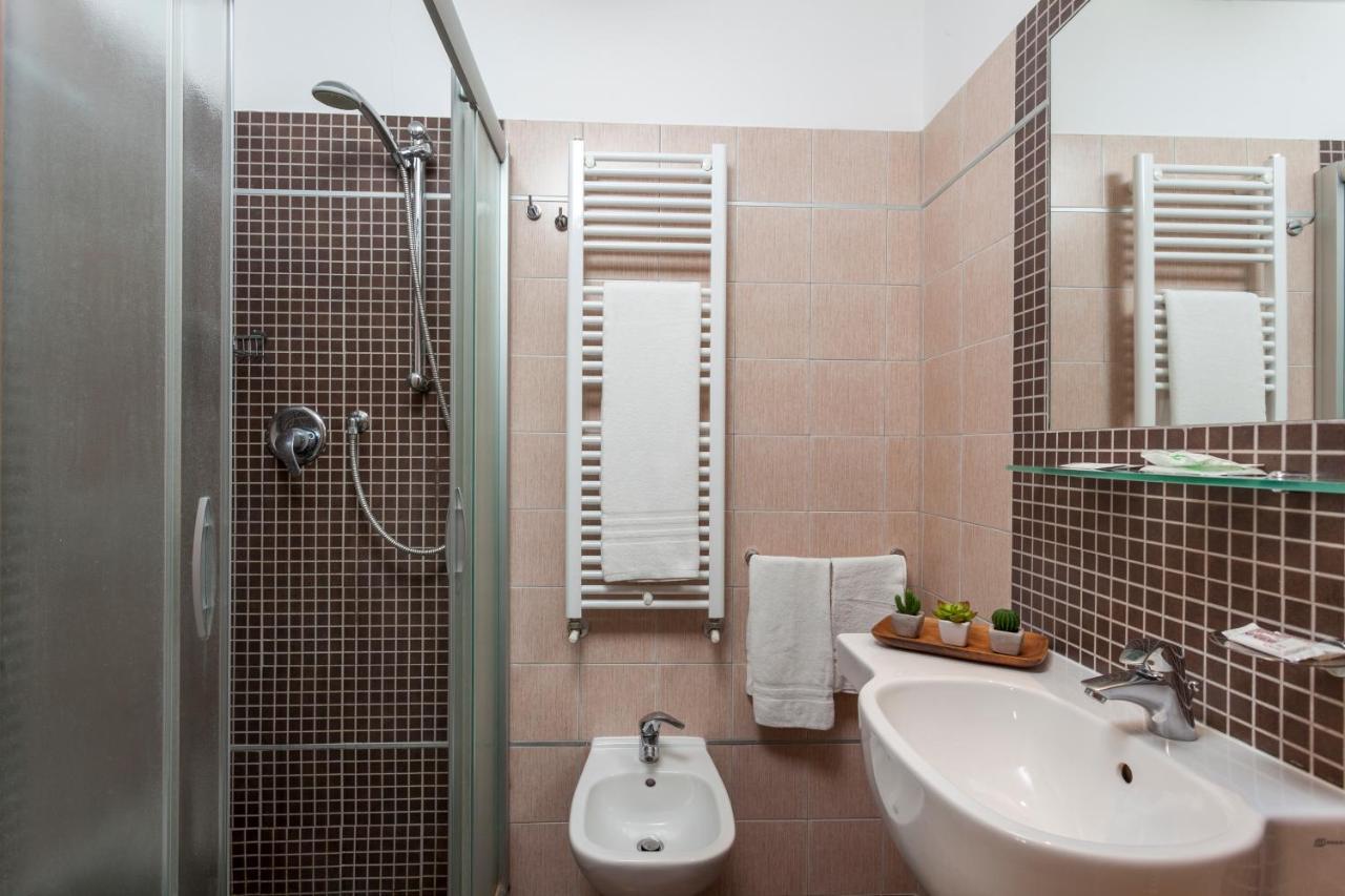 Hotel Aurora Mare Римини Экстерьер фото